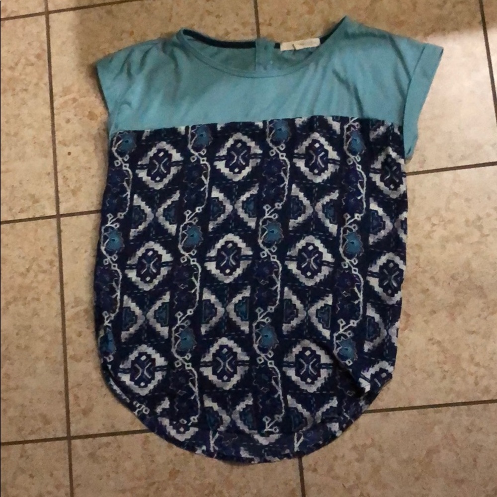 Cute blue top